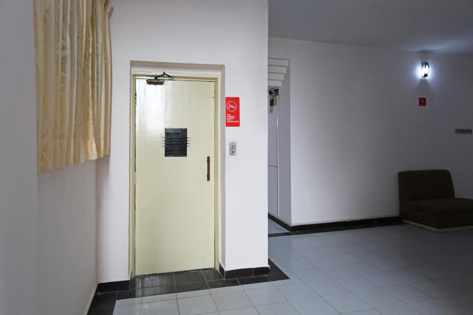 โอโย 10264 โฮเต็ล มิดทาวน์ Hotel Raipur  ภายนอก รูปภาพ